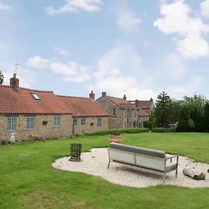 https://sands-farm-cottages.yorkshirehotels.net